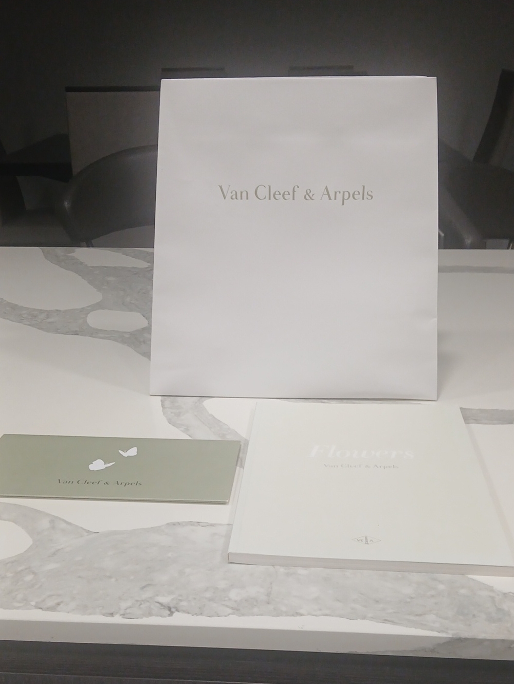 Van Cleef & Arpels White Gift Bag,magazine - Luxury Accessories and receip env.
